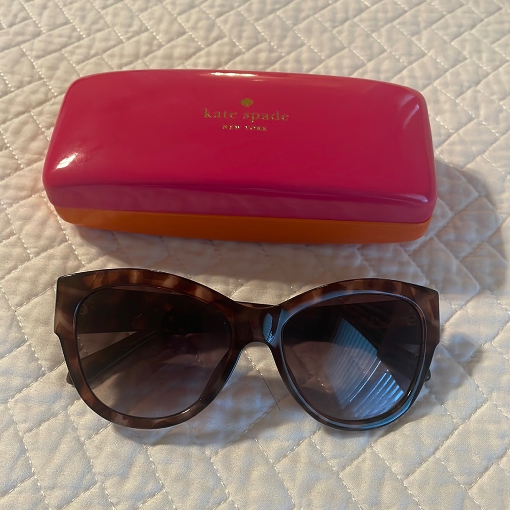 Kate Spade tortoise shell sunglasses (case and cloth)